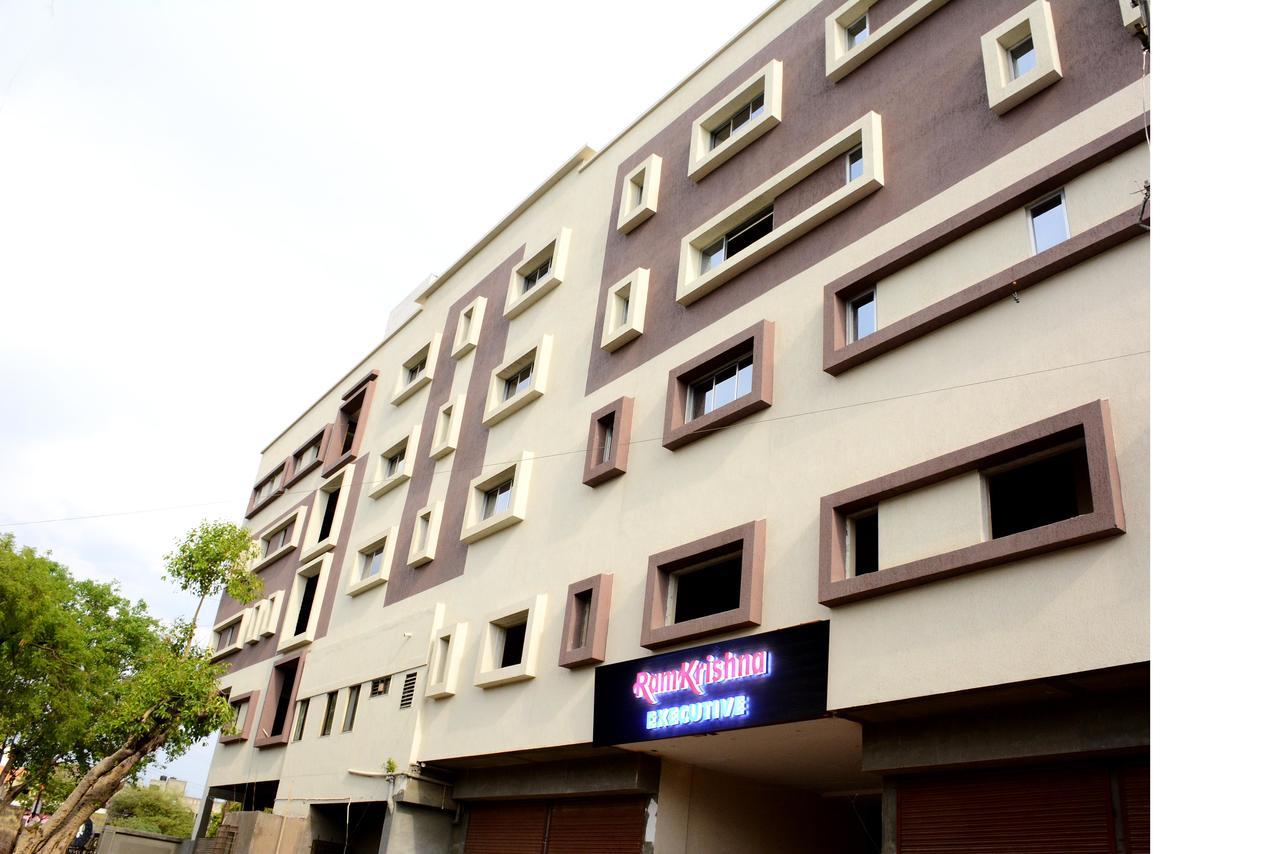 Hotel Ramkrishna Executive Bārsi Zewnętrze zdjęcie